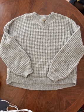 Democracy Light Gray Ribbed V-Neck Sweater